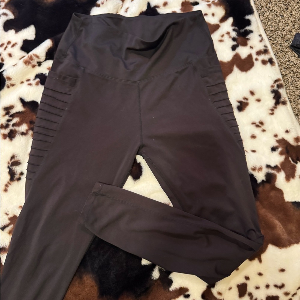 Black leggings size large
